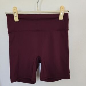Women's Fabletics MOTIOB365+ Burgundy Shorts, Size M